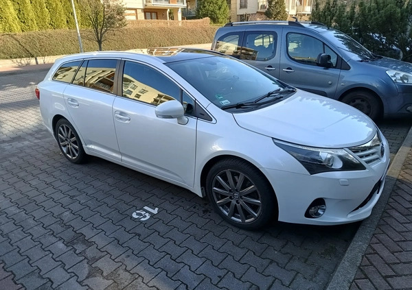 Toyota Avensis cena 36900 przebieg: 214000, rok produkcji 2013 z Warszawa małe 67